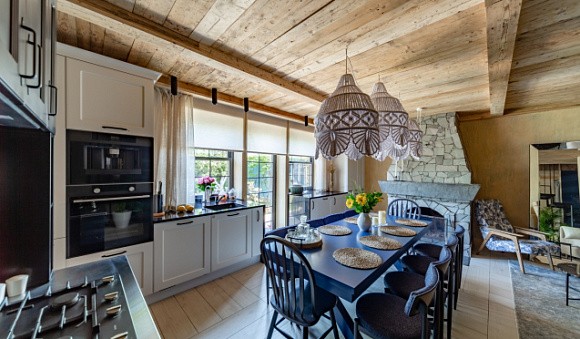 Белая кухня в Мурманске