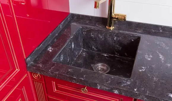 Красная кухня в Екатеринбурге