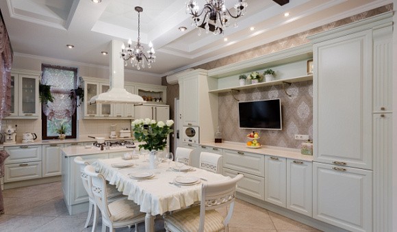 Светлая кухня в Мурманске