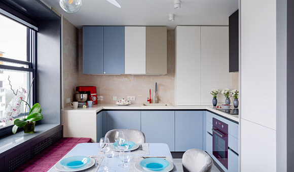 Светлая кухня в Екатеринбурге