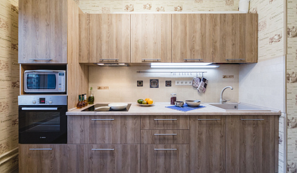 Кухня-столовая в частном доме. Классификация кухонь. Купить кухню углового дизайна или любой другой конфигурации с дальнейшим обустройством. 